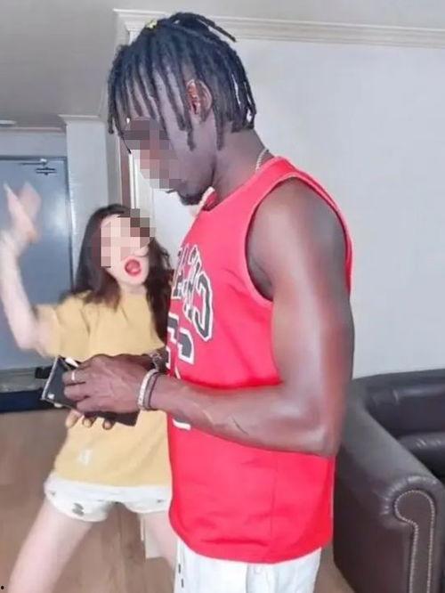 黑人巨大在线视频直播,揭秘网络直播的火爆现象与背后故事